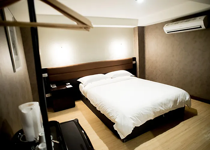 C U Hotel 3*
