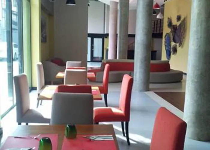 Hotel C U 3*