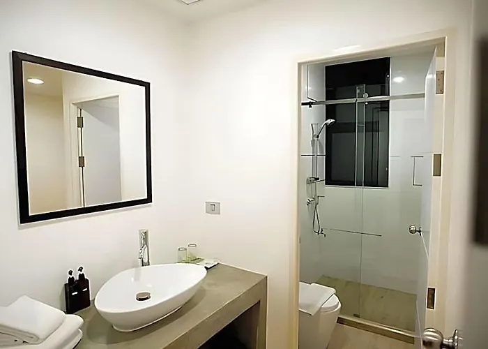 C U Hotel 3*