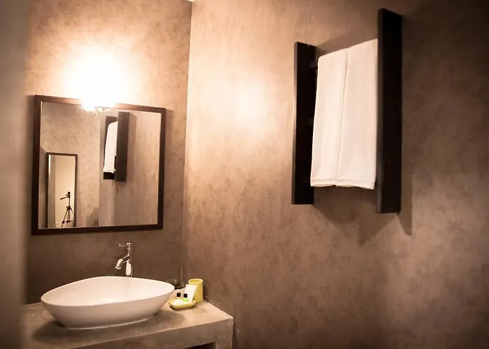C U Hotel 3*